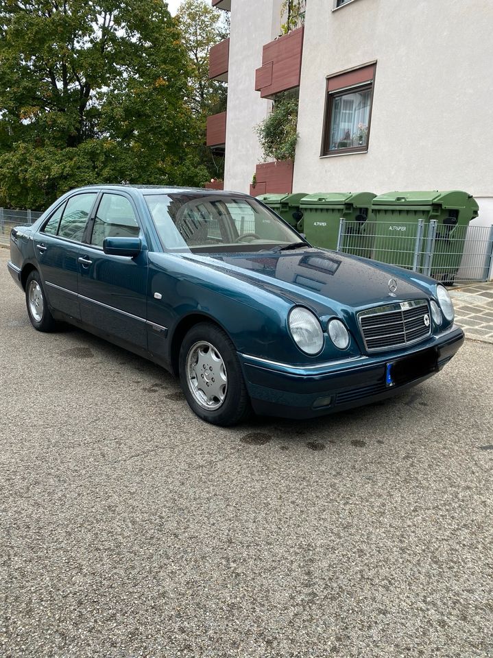 Mercedes Benz 240 E in Zirndorf