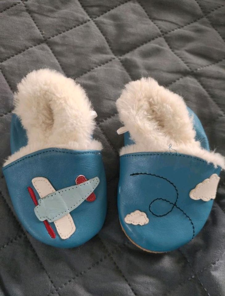 Krabbelschuhe - Hausschuhe für Babys in München