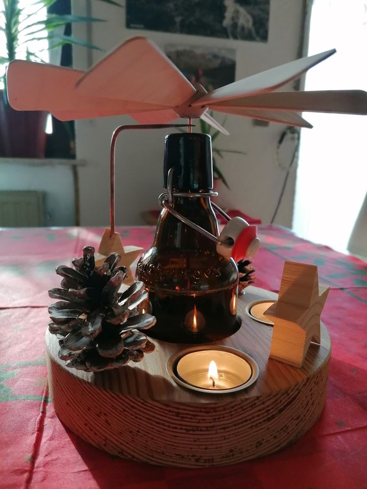 Pyramide, Weihnachten, Flasche Bier-Bügel, Teelichter, Holz in Bischofsheim