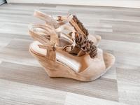 Roséfarbene Wedges Gr. 37 Wildlederlook Pumps Schuhe Sandaletten Nürnberg (Mittelfr) - Nordstadt Vorschau