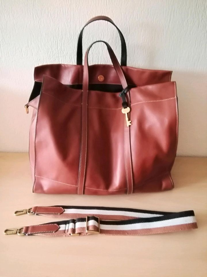 ✨Toller Leder-Shopper (Large) von FOSSIL - fast wie neu✨ in Backnang