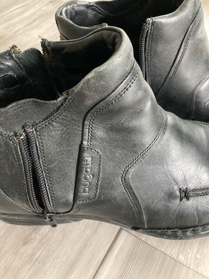 Bugatti kurze Stiefelette Größe 44 schwarz in Veitsbronn