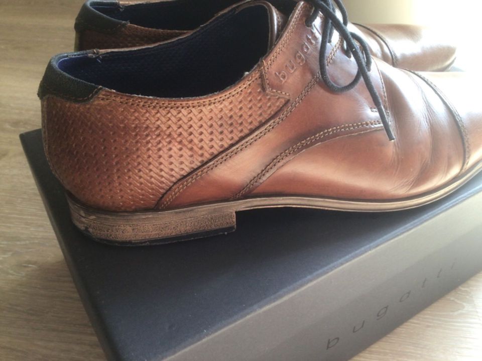 Bugatti Schuhe, Gr. 42, cognac, Leder, kaum getragen in Langenhorn