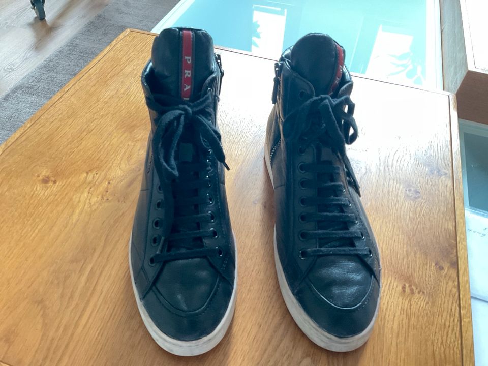 Sneakers Original Prada Gr. 38 schwarz Echtleder Top in Schmelz