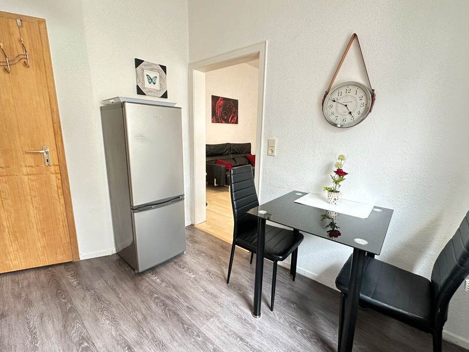 SINGLES und JUNGE PAARE aufgepasst! MÖBLIERTES ZWEIZIMMER APARTMENT  am HOFGARTEN in CITYLAGE! in Solingen