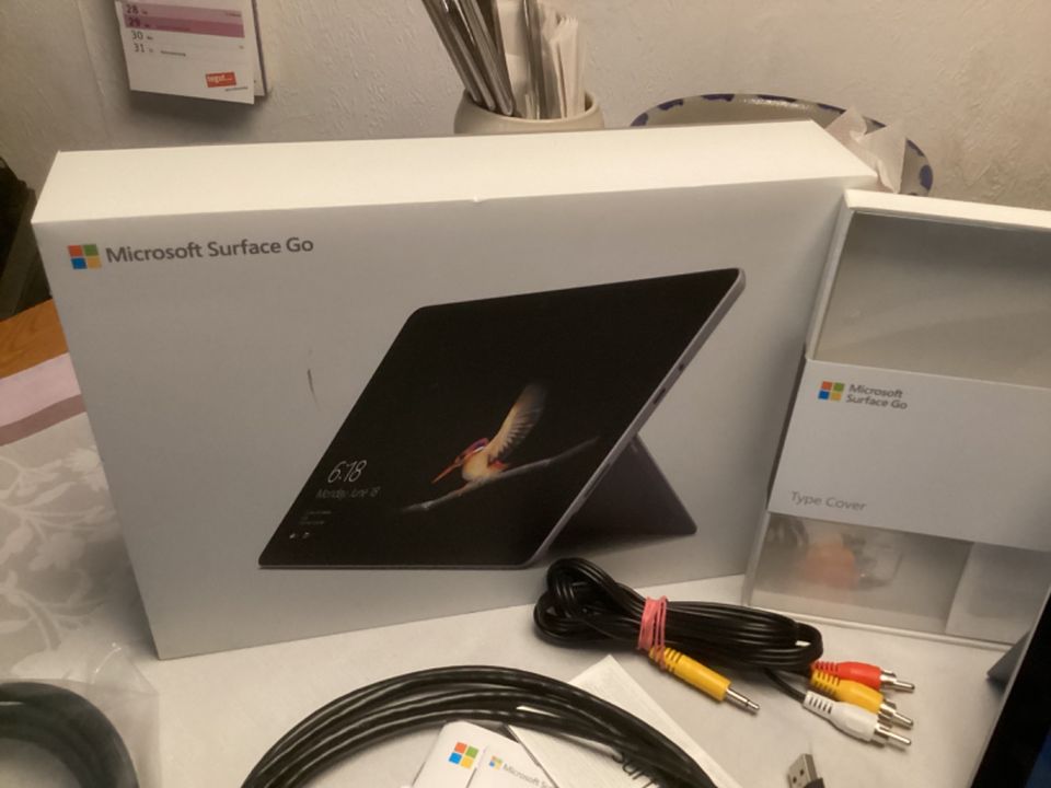 Microsoft Surface Tablet Go 4GB/64GB Intel in Ginsheim-Gustavsburg