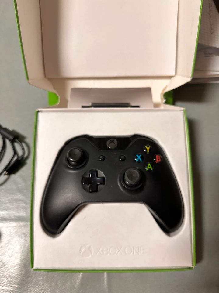 Xbox one Controller + 2 Tage XBOX LIVE GOLD ( für PC + Kabel ) in Reutlingen