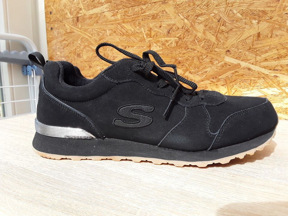 Skechers Sneaker Gr. 41 schwarz in Crailsheim