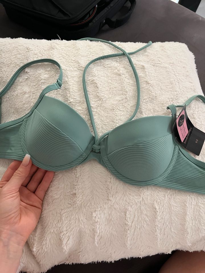 Hunkemöller Bikini Oberteil 65C (vhb) in Fürth