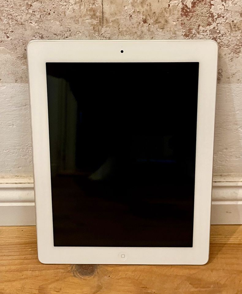 Apple iPad 2, 16GB, Weiß / Silber, Wi-Fi, 2011 in Berlin