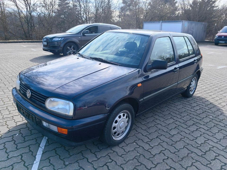 Volkswagen Golf 3 1.6i 120000km!1-Hand! Tüv Neu! Kein Rost! in Umpferstedt