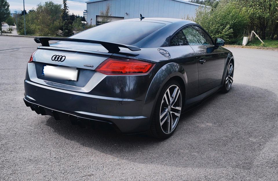 Audi TT 8S 2.0 S-tronic Quattro S-LINE in Barntrup