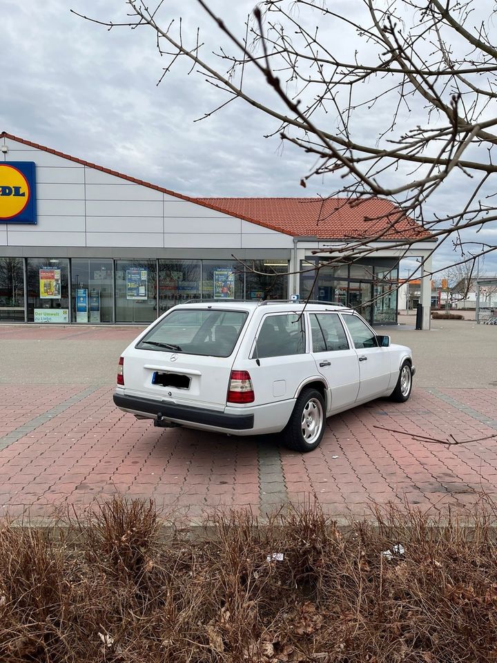 Mercedes W124 T Modell in Ulm