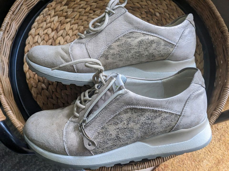 Waldläufer Sneaker Schuhe Größe 7 (40,5) Sandfarben/lose Einlagen in Haan