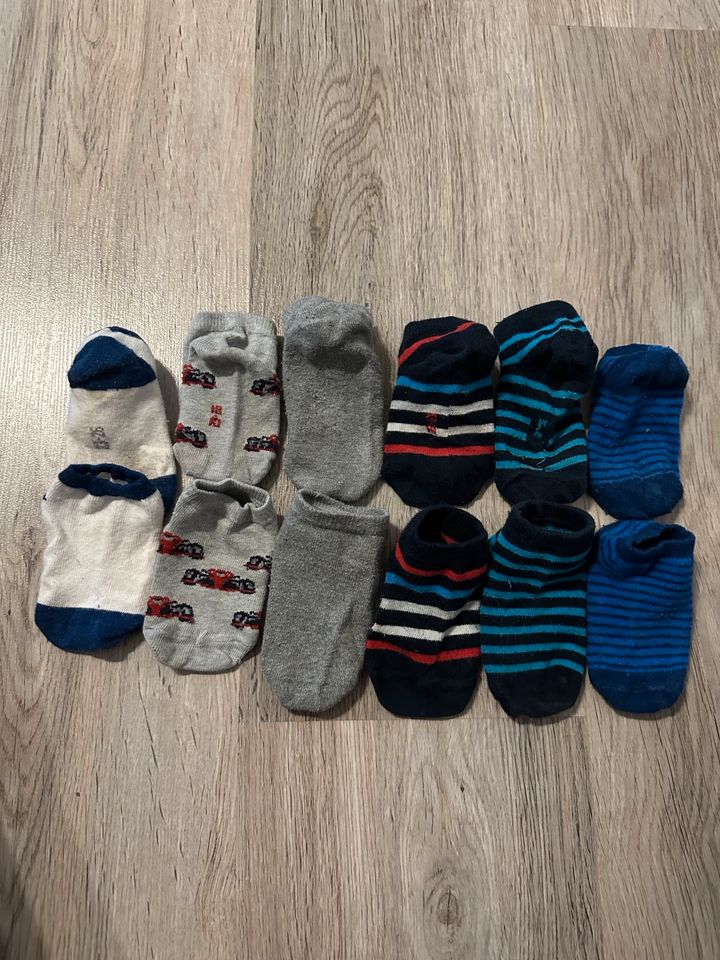 Kinder 6 Paar Socken kurze Gr. 23 - 26 Junge in Offenbach