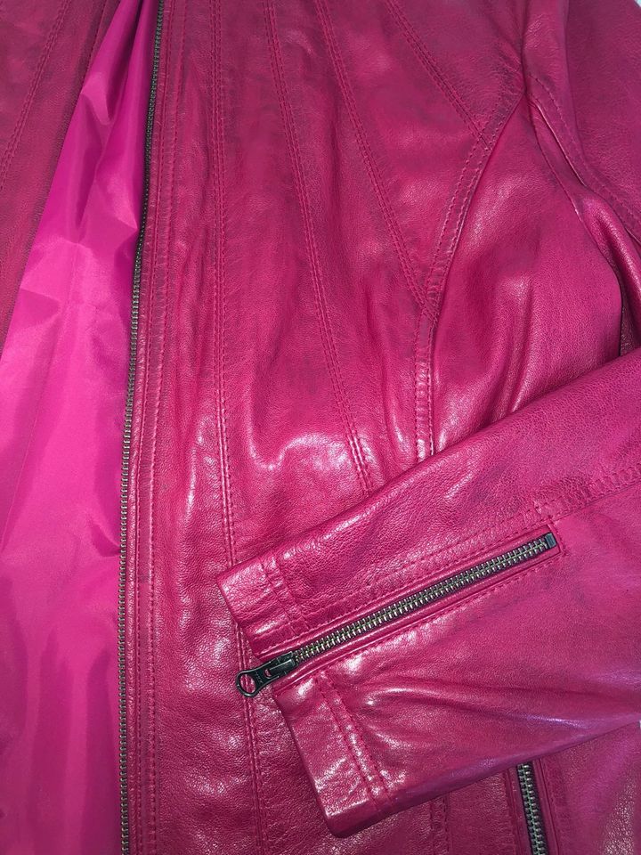 Mona Damen Lederjacke rot neu unbenutzt in Kerpen