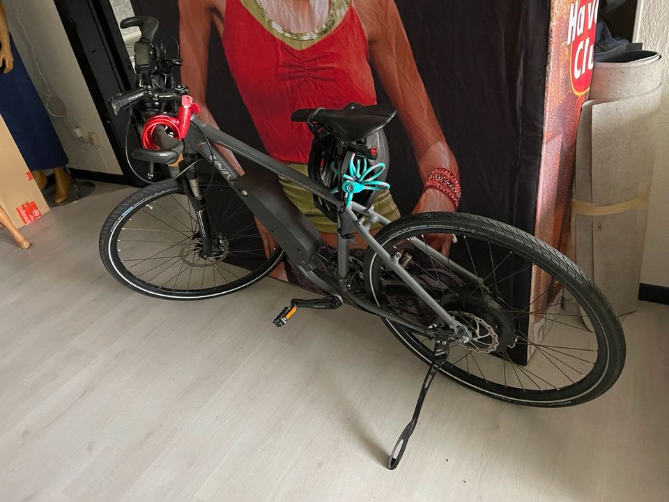 E-Bike Univega Trekking Rad (nur das Rad) in Neuhäusel
