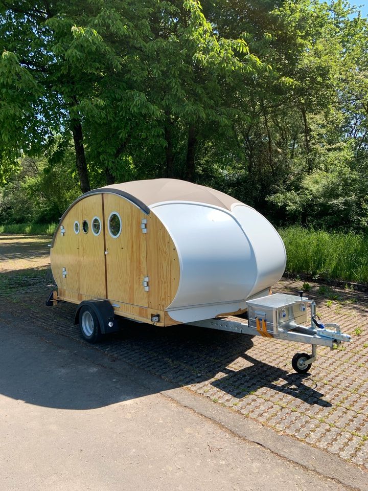 Wohnwagen aus Holz (Roomy) in Marburg