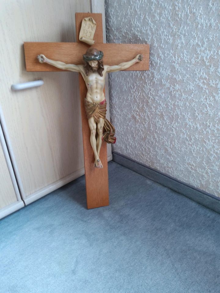 Kreuz mit  Jesus in Erolzheim