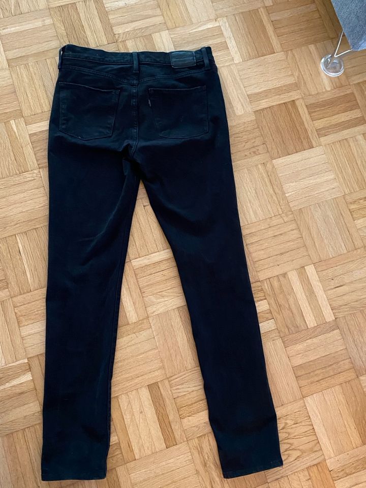 Levi’s Jeans Shaping Skinny W29 L32 schwarz in Ludwigshafen