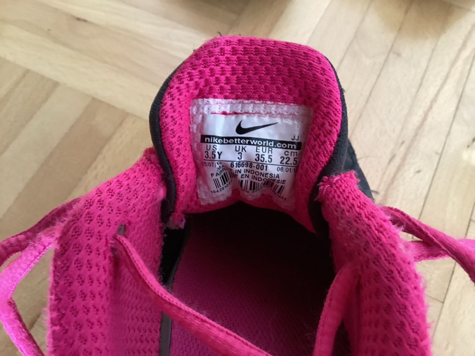 Nike Sneaker in Gr. 35,5 (grau/pink) in Kleinostheim