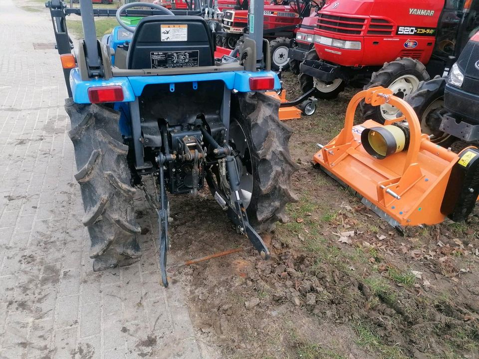 Iseki Sial 193 inkl. Frontlader und Schaufel Kleintraktor Traktor in Rossow