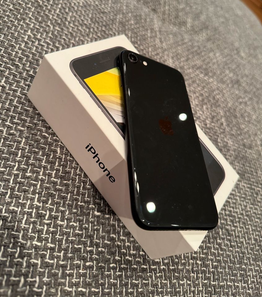 iPhone SE 2020 (2.Generation) 64 GB schwarz in Moormerland