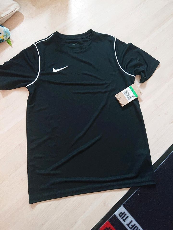 Nike Jungen Shirt, Original, schwarz, neu, Gr. 158 in Lingen (Ems)