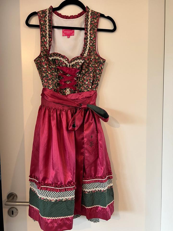 Krüger Madl Dirndl weinrot pink samt grün Blumen Wiesn 34 in München