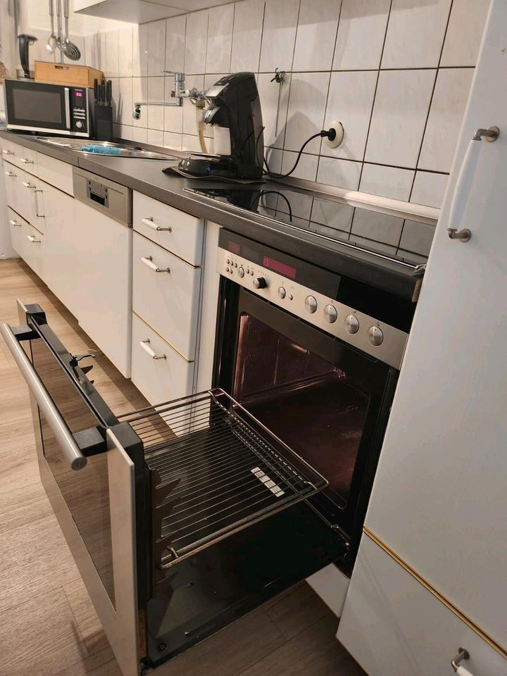 Küche mit Geräten in Emden