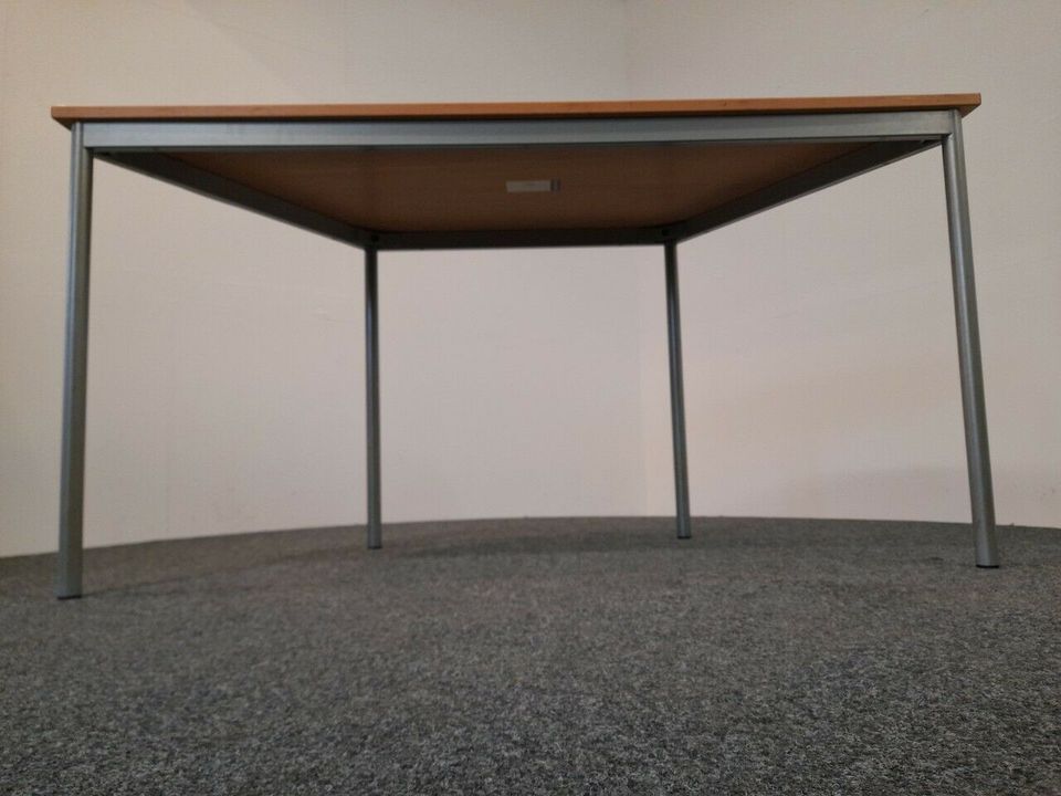 Büromöbel Besprechungstisch,140cm,Platte Türkis, Art.Nr. 37755 in Zülpich