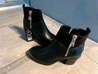 only Stiefelette Boots Absatz Größe 38 Reißverschluss modern Bayern - Schweinfurt Vorschau
