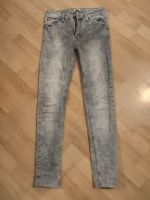Graue Skinny Jeans Levi's Frankfurt am Main - Bockenheim Vorschau