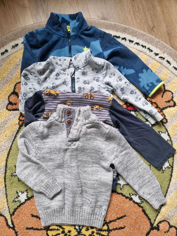 Jungen Kleidungspaket 40+ Teile 98-104 Sommer Winter in Bremen