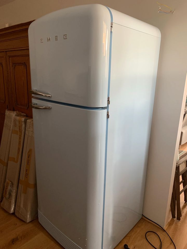 NEU! Smeg FAB50RPB5 Kühl-/Gefrierkombi, hellblau in Wiesbaden