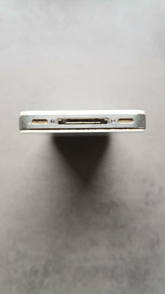 iPhone 4s in weiß - Display gesprungen in Kiel