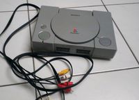 Retro Konsole Playstation 1, PS1, guter Zustand inkl. Videokabel. Baden-Württemberg - Baden-Baden Vorschau