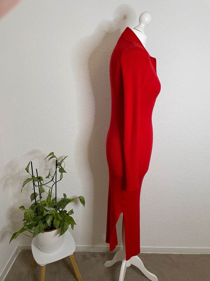 Rotes Kleid in Stuttgart