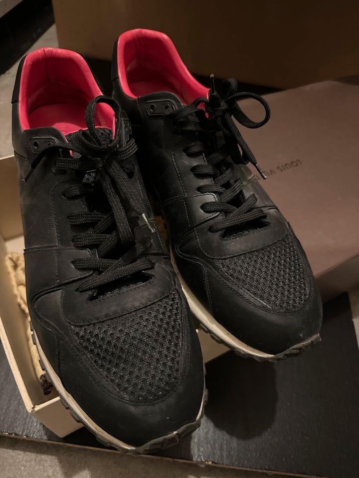 Louis Vuitton Run Away Sneaker Größe 11,5 45,5 in Berlin