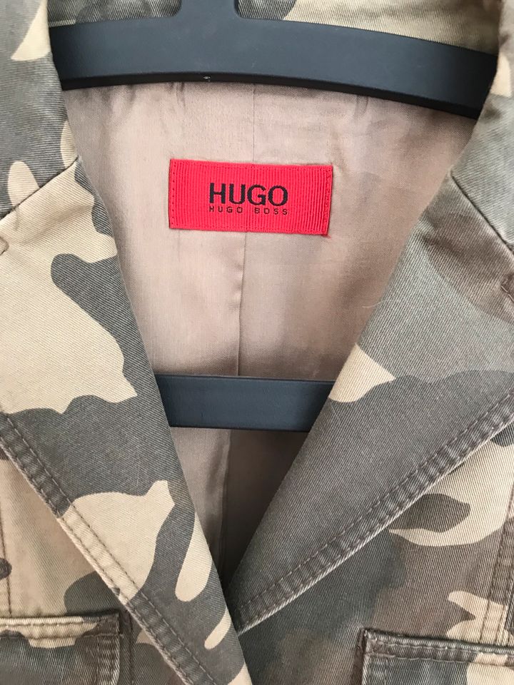 Hugo Boss Blazer Military Gr 40 Neuwertig in Karlsruhe