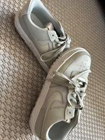 Nike Air Damen 39 beige/grau Bayern - Furth im Wald Vorschau