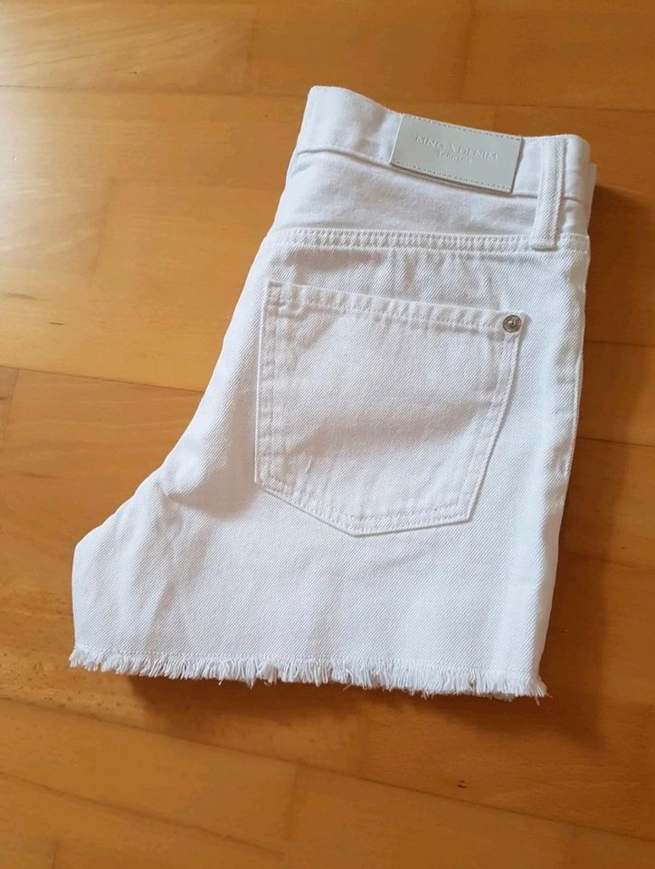 Mango Jeansshorts weiß Gr. 34 Neu in Bucha