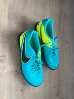 NIKE TIEMPOX Hallenschuhe Neuwertig Gr. 42 Leipzig - Möckern Vorschau