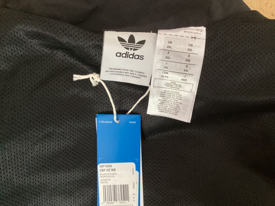 Adidas CNY Limited Edition Originaljacke, Windbreaker GP 1866 neu in Leipzig