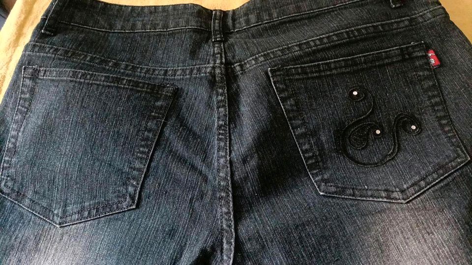 NEUE Jeans anthrazit Gr. 42 in Möglingen 