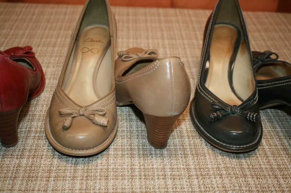 HALBSCHUHE CLARKS Bombay Lights Gr. 36 Rot Gr. 3 /35,5 Beige 3,5 in  Nürnberg (Mittelfr) - Aussenstadt-Sued | eBay Kleinanzeigen ist jetzt  Kleinanzeigen