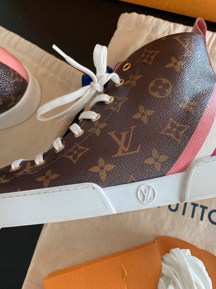 Louis Vuitton Sneaker Soulier in Dorsten