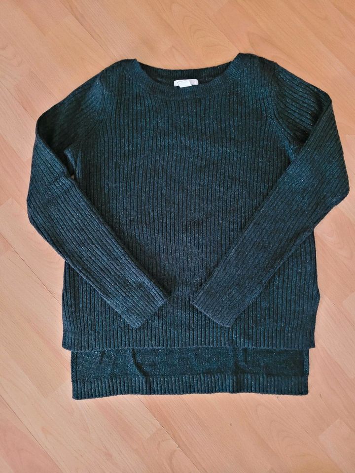 Sehr guter Zustand * grüner H&M Pullover Gr. S, Glitzerfäden in Leipzig