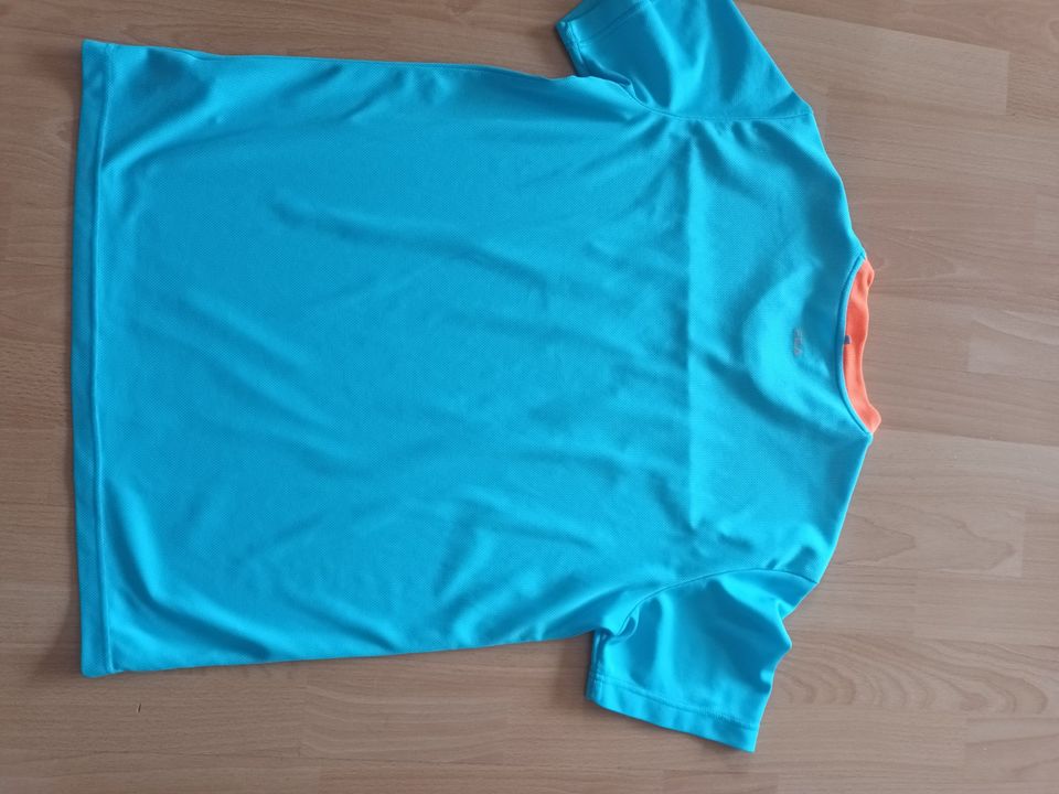 Fila Tennis/Sportshirt, Gr. M (50), türkis, neuwertig in Ratingen