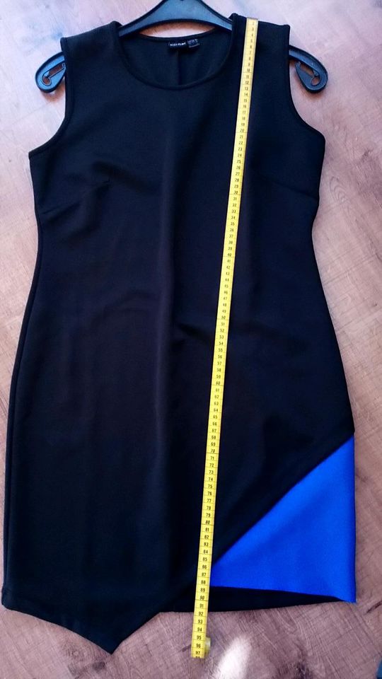 Sommerkleid schwar/blau Größe 42 in Marschacht